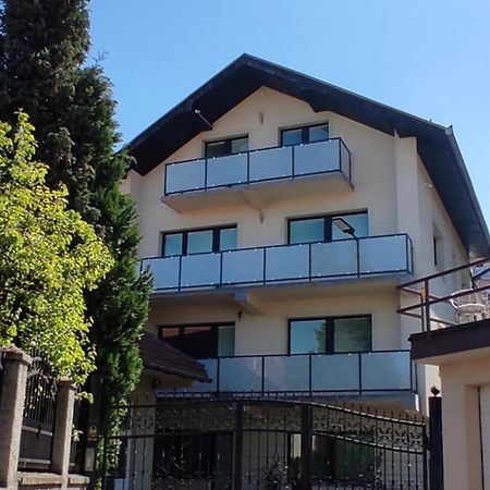 Peaceful Vacation Villa & Garden Сараево Экстерьер фото