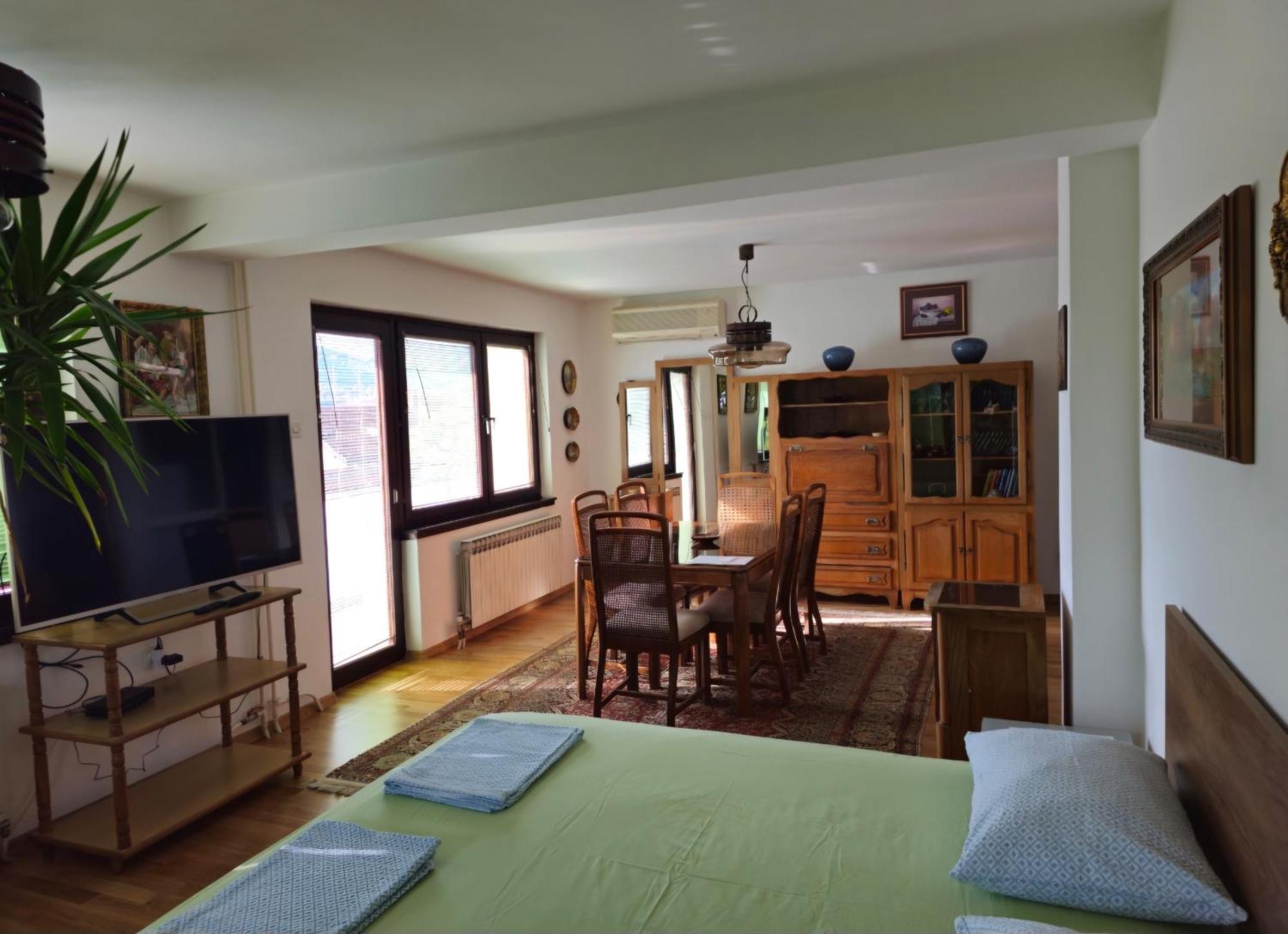 Peaceful Vacation Villa & Garden Сараево Экстерьер фото